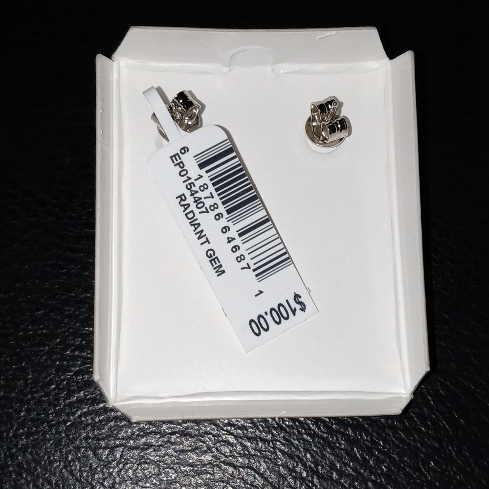 STUD EARRINGS - Picture 3 of 5